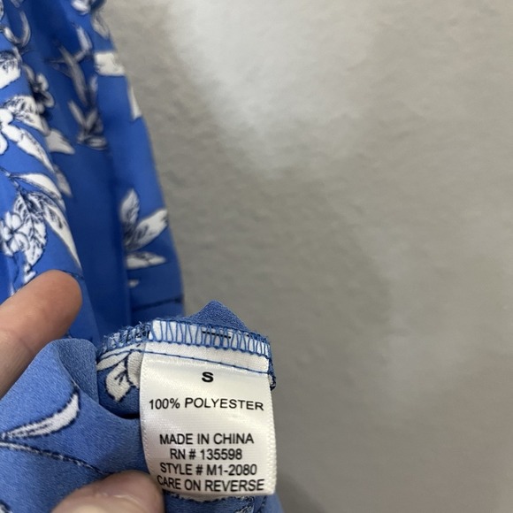 Cure Sleeveless Blouse Top Blue Floral 100% Polyester - Picture 3 of 5